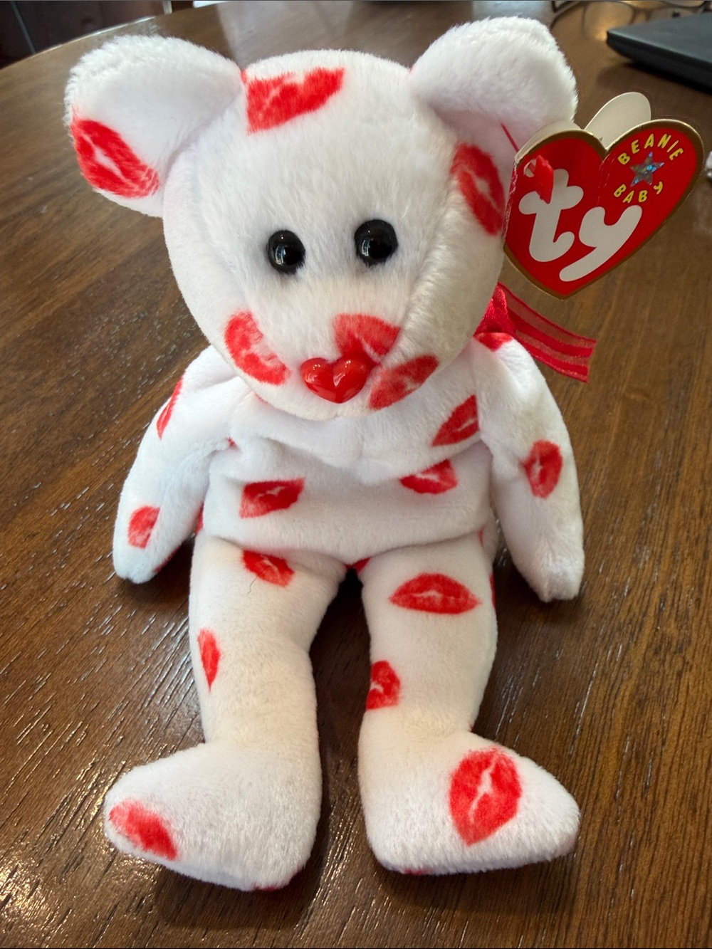 Beanie Babies “Smooch”
